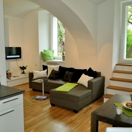 Ferienwohnung Im Univiertel Mit Garten Graz Extérieur photo