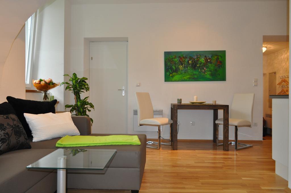 Ferienwohnung Im Univiertel Mit Garten Graz Extérieur photo
